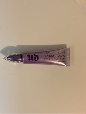 Urban Decay Eyeshadow Primer Potion